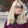 Claudia Schiffer à la sortie de son domicile londonien le 2 mars 2010