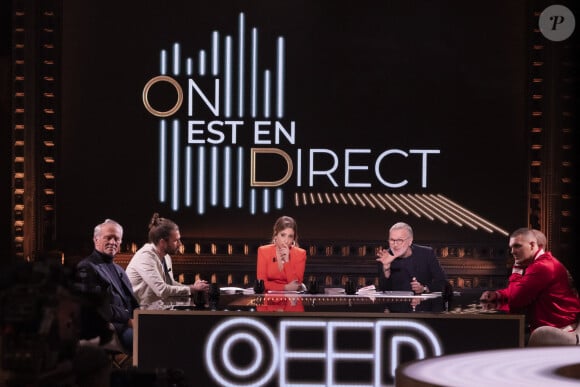 Exclusif - Paul-Henri Nargeolet, Guillaume Néry, Léa Salamé, Laurent Ruquier, Nicolas Gob, Bilal El Atreby - Sur le plateau de l'émission OEED (On Est En Direct) présentée par L.Salamé et L.Ruquier - Paris le 09/04/2022 - © Jack Tribeca / Bestimage 