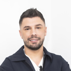 Mais hors de question de trop en dire sur elle. On sait toutefois qu'elle a 24 ans et est originaire d'Aix-en-Provence.
Exclusif - Kevin Guedj - Backstage de l'enregistrement de l'émission "Touche Pas à Mon Poste (TPMP)", présentée par C.Hanouna et diffusée sur C8 le 5 novembre © Jack Tribeca / Bestimage