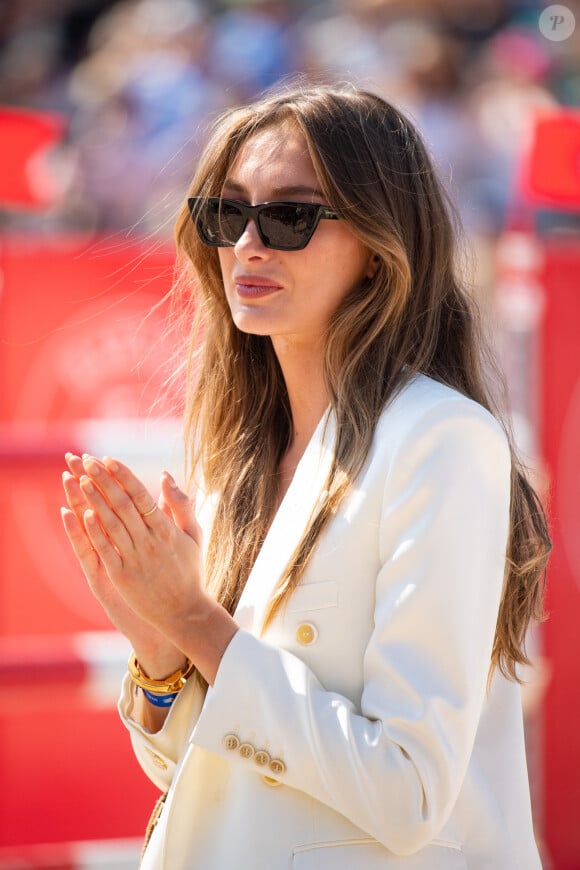 Mathilde Pinault lors de la remise de la remise du Prix Saint Laurent Eiffel Challenge lors de la 9ème édition du "Longines Paris Eiffel Jumping" au Champ de Mars à Paris, France, le 25 juin 2023. © Perusseau-Veeren/Bestimage 