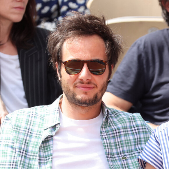 Le chanteur Vianney et sa femme Catherine Robert en tribunes lors des Internationaux de France de tennis de Roland Garros 2023, à Paris, France, le 9 juin 2023. © Jacovides-Moreau/Bestimage 