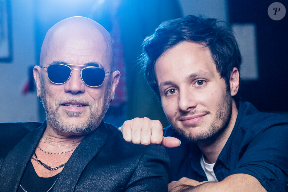 Exclusif - Pascal Obispo et Vianney - Backstage artistes avant le direct de l'émission "Tous ensemble pour la musique" pour la fête de la musique 2020 à l'AccorHotels Arena à Paris le 19 juin 2020. © Cyril Moreau / Veeren Ramsamy / Bestimage 