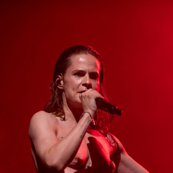 Dans un entretien, il évoqué tous ces changements.
Christine and the Queens