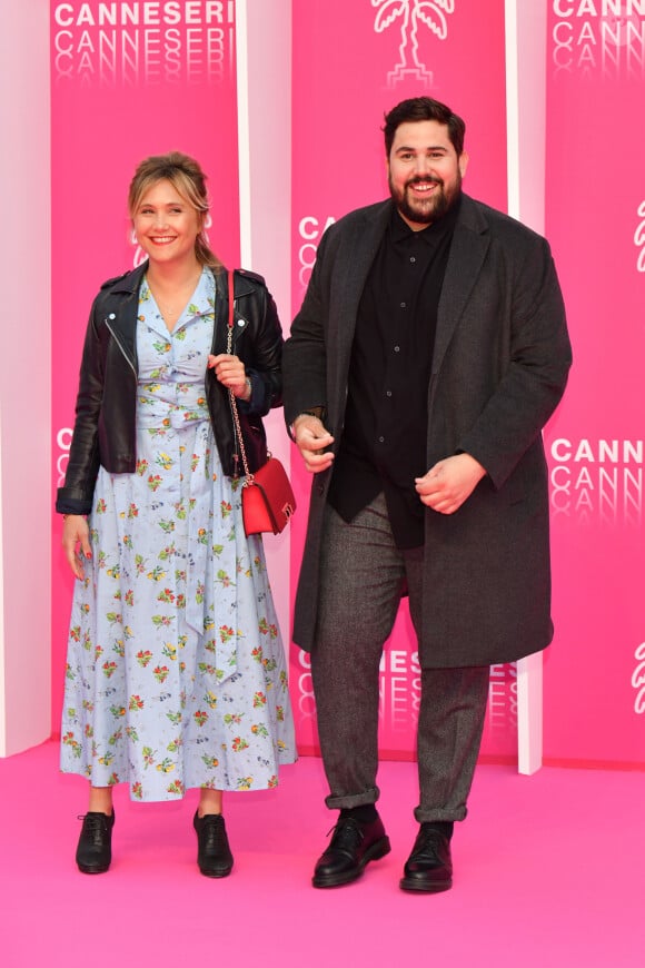 Berengere Krief et Artus lors du photocall de la soirée de clôture de la 2ème édition du "Canneseries" au palais des Festivals à Cannes, France, le 10 avril 2019. © Bruno Bébert/Bestimage 