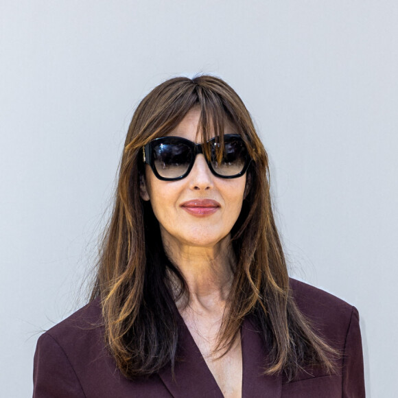 Monica Bellucci au photocall du défilé Jacquemus collection "Le chouchou" automne-hiver 2023/2024, même si la marque est désormais déconnectée du traditionnel calendrier de la mode et livre des collections qui ne sont plus liées aux saisons, au château de Versailles, France, le 26 juin 2023. © Olivier Borde/Bestimage