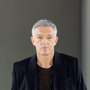 Alors forcément, ce lundi 26 juin, c'est une pluie de stars qui est réunie pour découvrir son défilé Jacquemus "Le chouchou" automne-hiver 2023/2024 au château de Versailles.
Vincent Cassel - Défilé de mode Hommes printemps-été 2024 "AMI" lors de la fashion week de Paris. Le 22 juin 2023 © Olivier Borde / Bestimage