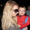 Britney Spears, ses deux enfants (Sean Preston, 4 ans, et Jayden James, 3 ans) et sa maman Lynne Spears se rendent au cinéma de Calabasas, lundi 1er mars.