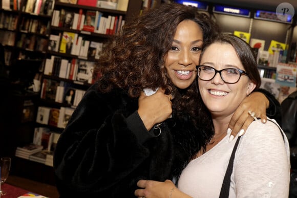 Exclusif - Ludivine Retory et Emilie Lopez - Sortie livre de Valérie Bénaïm à la librairie Eyrolles à Paris le 13 octobre 2019. © Cédric Perrin /Bestimage