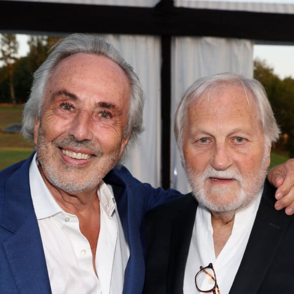 Exclusif - Prix spécial - No Web - Christian Mahout et Jean-Jacques Debout lors de la soirée d'accueil des auteurs du 1er festival du livre Joséphine Baker au domaine Rochebois à Vitrac le 23 Juin 2023. Depuis 2021, Joséphine Baker est entrée au Panthéon, afin de récompenser une vue entière d'engagements au service de la Nation. Un évènement organisé par la Licra, la ligue internationale contre le racisme et l'antisémitisme, fondée depuis 95 ans. Un organisme avec une ligne de conduite simple : L'universalité des droits de l'Homme.Un évènement gratuit encré autour des livres, mais surtout, autour des valeurs de Joséphine Baker, avec une ouverture au public dès 10h le samedi matin, avant de laisser place durant tout le weekends, à diverses tables rondes, conférences, et séances de dédicaces.En plus des nombreux auteurs sur place, on pouvait découvrir l'exposition “Joséphine Baker dans ses combats”, une exposition créée par l'équipe du festival du livre et qui retrace la vie de Joséphine Baker à travers ses combats avec la présence d'archives rares et inédites. Ce festival a donné lieu à la création d’un prix Joséphine Baker. Le choix du lieu est emblématique puisque Joséphine Baker y réside de 1937 à 1969, période pendant laquelle elle fut tour-à-tour agent du contre-espionnage français, figure de proue de la défense d’une fraternité universelle “tribu arc-en-ciel” et de la lutte contre le racisme : Joséphine Baker est, en uniforme de l’armée de l’air française, aux côtés de Martin Luther King lorsqu’il prononce son discours “I have a dream” en 1963.Joséphine Baker était une militante active de la Licra dès la fin des années 1930 en tant qu’ambassadrice internationale de l’association. © Dominique Jacovides / Bestimage  Exclusive - For Germany call for price - No Web en Suisse / Belgique Welcome evening for the authors of the 1st Josephine Baker Book Festival at the Domaine Rochebois in Vitrac on 23 June 2023. Since 2021, Joséphine Baker has been a member of the Panthéon, in recognition of a lifetime of service to the nation. An event organised by the Licra, the international league against racism and anti-Semitism, founded 95 years ago. A free event built around books, but above all, around the values of Joséphine Baker, opening to the public at 10am on Saturday morning, before giving way throughout the weekend to various round tables, conferences and signing sessions. In addition to the many authors on hand, there was also an exhibition entitled "Joséphine Baker dans ses combats", created by the book festival team and retracing the life of Joséphine Baker through her battles, with rare and unpublished archives. The festival has also led to the creation of a Joséphine Baker prize. The choice of the venue is emblematic, as Joséphine Baker lived there from 1937 to 1969, during which time she was in turn an agent of French counter-espionage, a leading figure in the defence of a universal fraternity "rainbow tribe" and in the fight against racism: Joséphine Baker, in the uniform of the French Air Force, is standing next to Martin Luther King when he gave his "I have a dream" speech in 1963. Joséphine Baker was an active campaigner for the Licra from the late 1930s as the association's international ambassador. 