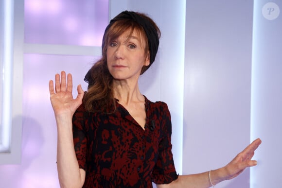 A la fois metteuse en scène et comédienne, Virginie Lemoine assurera le show à Avignon
Exclusif - Portrait de Virginie Lemoine à Paris, le 8 janvier 2019. © Cédric Perrin/Bestimage