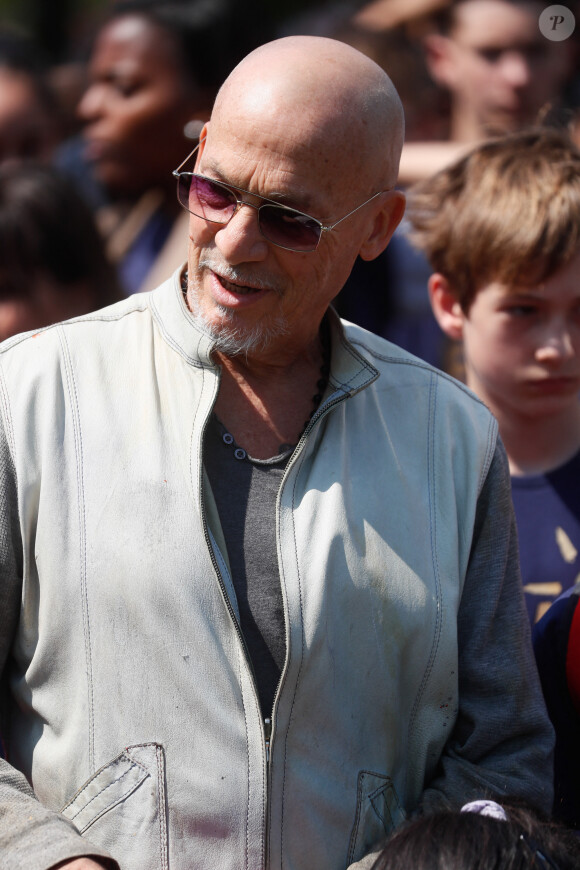 Il y a quelques jours, le chanteur a mis en boîte un concert exceptionnel à la Seine Musicale, entouré de ses nombreux amis artistes. 
Florent Pagny - Cérémonie de remise des prix des Ambassadeurs ELA et lancement de la nouvelle campagne "Mets tes baskets et bats la maladie" à la Cité des Sciences et de l'Industrie à Paris. Le 7 juin 2023 © Christophe Clovis / Bestimage