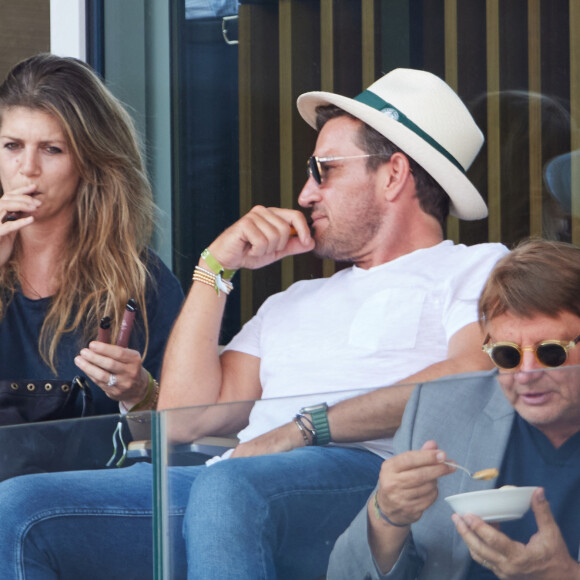 Benjamin Castaldi et sa femme Aurore Aleman en tribunes lors des Internationaux de France de tennis de Roland Garros 2023, à Paris, France, le 9 juin 2023. © Jacovides-Moreau/Bestimage