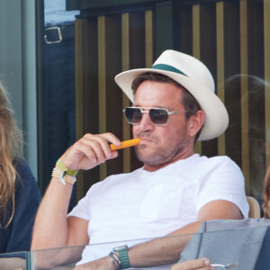 Benjamin Castaldi en tribunes lors des Internationaux de France de tennis de Roland Garros 2023, à Paris, France, le 9 juin 2023. © Jacovides-Moreau/Bestimage