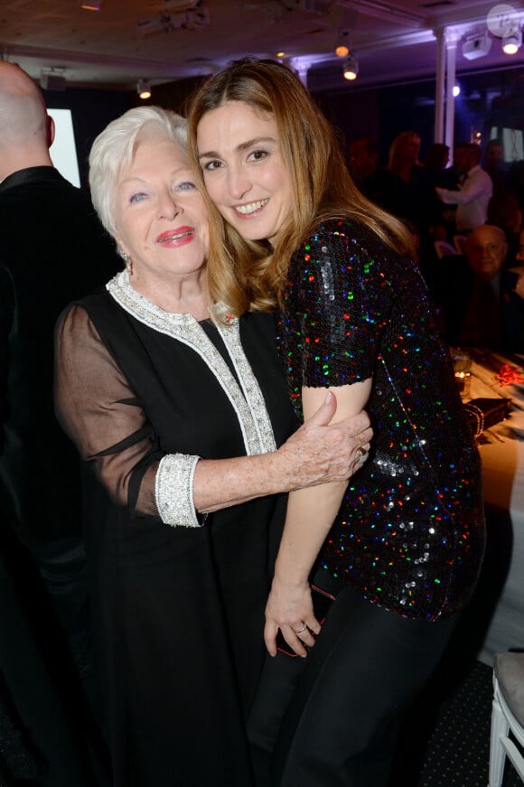 Line Renaud et Julie Gayet - Dîner de la mode 2016 pour le Sidaction au pavillon d'Armenonville à Paris, le 28 janvier 2016. © Rachid Bellak/Bestimage