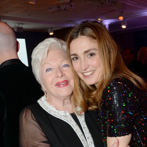 Line Renaud et Julie Gayet - Dîner de la mode 2016 pour le Sidaction au pavillon d'Armenonville à Paris, le 28 janvier 2016. © Rachid Bellak/Bestimage