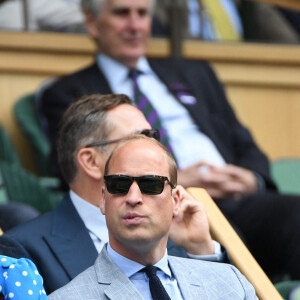 Le prince William, duc de Cambridge, dans les tribunes du tournoi de Wimbledon au All England Lawn Tennis and Croquet Club à Londres, Royaume Uni, le 5 juillet 2022. 