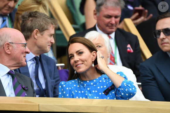 Kate Catherine Middleton, duchesse de Cambridge, dans les tribunes du tournoi de tennis de Wimbledon. Le 5 juillet 2022 © Chryslene Caillaud / Panoramic / Bestimage 