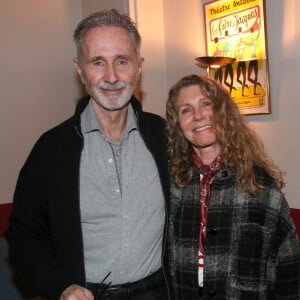 Exclusif - Thierry Lhermitte et sa femme Hélène - People à la représentation de la pièce de théâtre "Fleurs de soleil" au théâtre Antoine à Paris, France, le 16 mars 2023. © Bertrand Rindoff/Bestimage