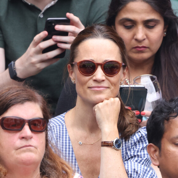 Première sortie officielle de Pippa Middleton, depuis la naissance de sa fille Grace, lors du tournoi de tennis de Wimbledon, le 9 juillet 2021. Elle était accompagnée de son mari James Matthews. 