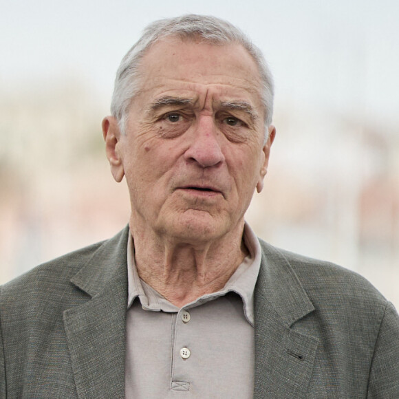 La période est difficile pour le comédien Robert De Niro.
Robert De Niro au photocall du film "Killers Of The Flower Moon" lors du 76ème Festival International du Film de Cannes, au Palais des Festivals à Cannes. © Jacovides-Moreau/Bestimage