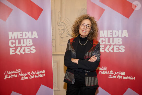 A 69 ans, Mireille Dumas a ses petits secrets pour rester en forme.
Exclusif - Mireille Dumas - Cérémonie des Trophées du MédiaClub'Elles dans les salons de l'Hôtel de Lassay à Paris le 9 février 2023. © Cyril Moreau/Bestimage 