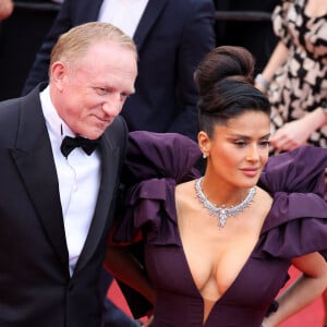 François-Henri Pinault et sa femme Salma Hayek - Montée des marches du film " Killers of the flower moon " lors du 76ème Festival International du Film de Cannes, au Palais des Festivals à Cannes. Le 20 mai 2023 © Jacovides-Moreau / Bestimage 