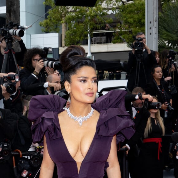 Salma Hayek - Montée des marches du film " Killers of the flower moon " lors du 76ème Festival International du Film de Cannes, au Palais des Festivals à Cannes. Le 20 mai 2023 © Jacovides-Moreau / Bestimage 