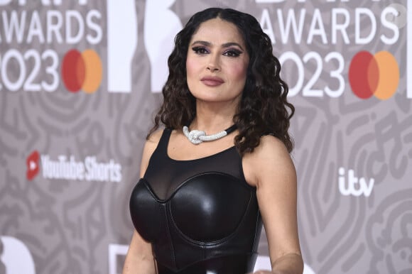 Salma Hayek au photocall de la cérémonie des Brit Awards 2023 à l'O2 Arena à Londres le 11 février 2023.