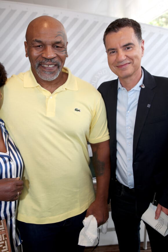 Exclusif - Mike Tyson et Laurent Luyat - Célébrités aux Internationaux de France de Tennis de Roland Garros 2023 - Jour 13 à Paris le 09 Juin 2023. © Bertrand Rindoff / Bestimage