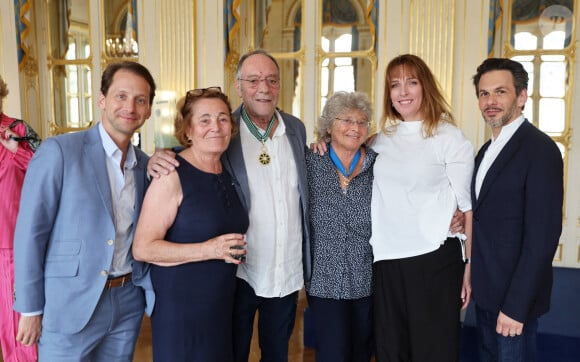 Exclusif - Le fils de Jacqueline Franjou, Micheline Pelletier, Jacques Rouveyrollis, Jacqueline Franjou, Stéfanie Jarre et son compagnon Laurent Arcaro - Cérémonie de remise des insignes de commandeure de l'ordre national du mérite à Jacqueline Franjou et des insignes de commandeur des Arts et Lettres à Jacques Rouveyrollis. Paris, le 4 juillet 2023. © Dominique Jacovides/Bestimage