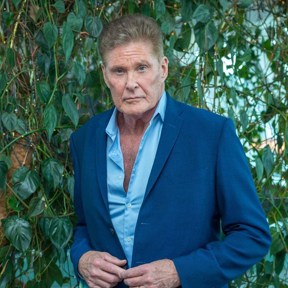 Mais ces derniers années, le principal intéressé n'a pas toujours fait parler de lui en raison de sa carrière.
David Hasselhoff en conférence de presse à l'hôtel "Grand Ferdinand" à Vienne, le 20 octobre 2022.