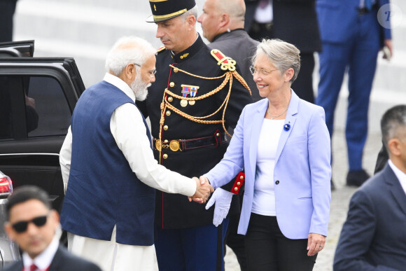 Narendra Modi - Premier Ministre Indien et Elisabeth Borne, Première Ministre lors de la cérémonie du 143ème défilé militaire du 14 juillet, jour de la Fête Nationale, sur les Champs-Elysées et la place de la Concorde, à Paris, France, le 14 juillet 2023. © Jean-Baptiste Autissier/Panoramic/Bestimage