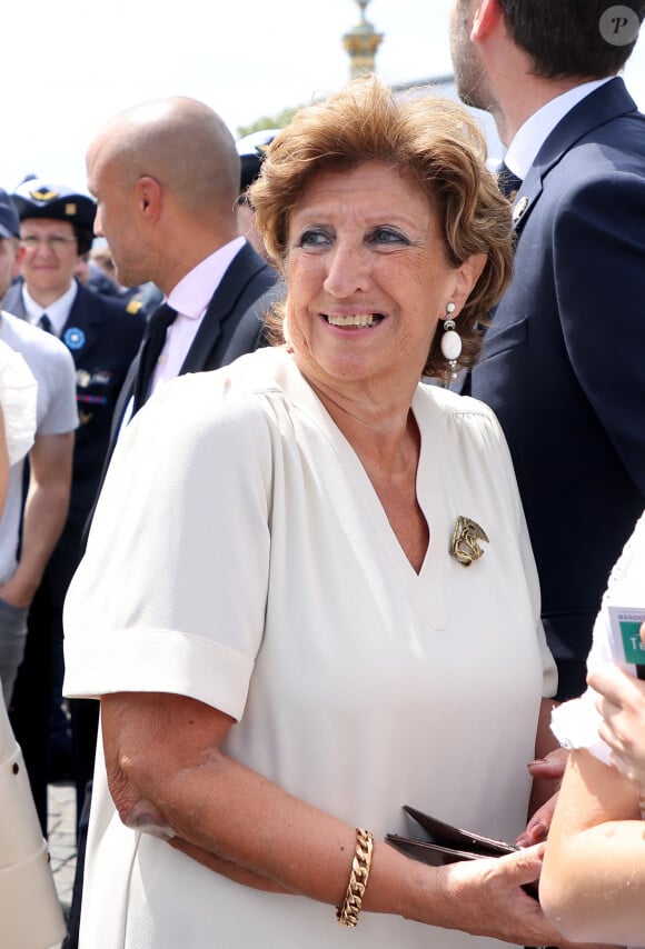 Françoise Noguès, mère de Emmanuel Macron lors d'un bain de foule après la cérémonie du 143ème défilé militaire du 14 juillet, jour de la Fête Nationale, sur les Champs-Elysées et la place de la Concorde, à Paris, France, le 14 juillet 2023. © Dominique Jacovides/Bestimage 