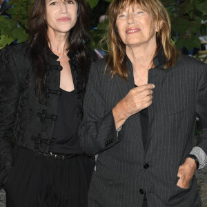 Jane Birkin est morte à l'âge de 76 ans.
Charlotte Gainsbourg et sa mère Jane Birkin - Photocall du film "Jane par Charlotte" lors du 14ème Festival du Film Francophone d'Angoulême. Le 27 août 2021 © Coadic Guirec / Bestimage