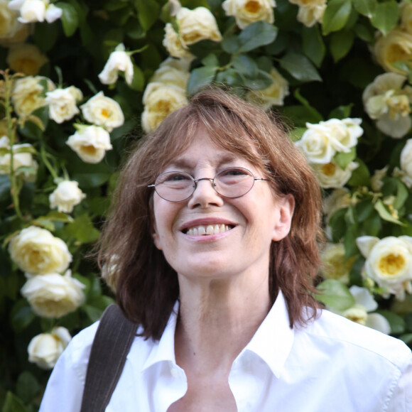 Rétro - La chanteuse et actrice Jane Birkin s'est éteinte à l'âge de 76 ans - Jane Birkin a désormais une rose à son nom, le "Rosier Jane Birkin" présenté par Delbart Amnesty International au jardin des Tuileries à Paris le 4 Juin 2015.  Jane Birkin gets a rose to its name, the "Rosier Jane Birkin" presented by Delbart Amnesty International in the Tuileries Gardens in Paris June 4, 2015. 