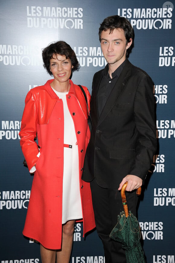 A l'écran ou à la ville, la comédienne est une maman comblée ! 
Elizabeth Bourgine et son fils Jules - The Descendants - Paris Première au cinéma UGC en Normandie © Guillaume Gaffiot /Bestimage