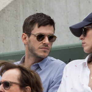 Gaspard Ulliel et sa compagne Gaëlle Pietri - Jour 11 - Les célébrités dans les tribunes des internationaux de tennis de Roland Garros à Paris. Le 7 juin 2017 © Jacovides-Moreau / Bestimage 