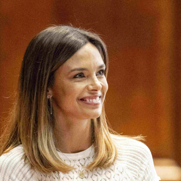 Hier soir, elle a en effet annoncé sa rupture d'avec Christophe.
Les Ambassadeurs des Relais de la Flamme Olympique Marine Lorphelin (Miss France 2013) - Dévoilement du parcours du relais de la flamme des Jeux Olympiques de Paris 2024 dans la grand amphitheatre de la Sorbonne à Paris le 23 juin 2023.