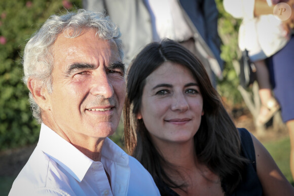 Exclusif -  Raymond Domenech et sa compagne Estelle Denis - Cérémonie religieuse - Mariage de Benjamin Castaldi et Aurore Aleman au Mas de La Rose à Eygalières, le 27 août 2016. © Jacovides-Moreau/Bestimage