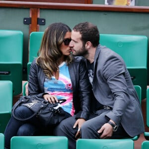 Ils ont trois enfants
Archives - Frédéric Michalak et sa compagne Cindy dans les tribunes du tournoi international de tennis Roland Garros à Paris. Le 31 mai 2010