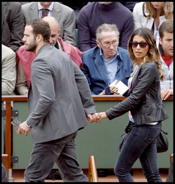 Archives - Frédéric Michalak et sa compagne Cindy dans les tribunes du tournoi international de tennis Roland Garros à Paris. Le 31 mai 2010