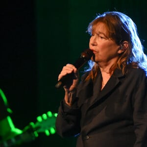 Jane Birkin - Le Festival Fnac Live Paris en partenariat avec la Ville de Paris reprend ses quartiers d'été en plein coeur de la capitale. Co-organisé par la Fnac et la Ville de Paris, le festival revient enfin dans sa forme originelle du 29 juin au 1er juillet. Pour sa 11e édition, cet événement unique et singulier au coeur de Paris proposera sur ses 3 soirées 29 concerts gratuits sur le Parvis de l'Hotel de Ville ainsi que dans ses Salons. Le 30 juin 2022 © Lionel Urman / Panoramic / Bestimage