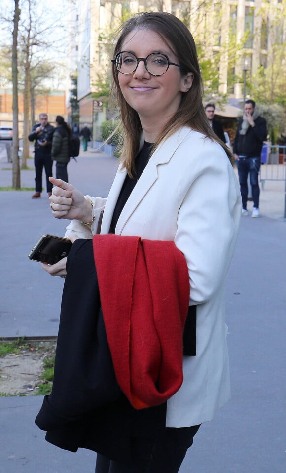 Suite au remaniement cette semaine, Aurore Bergé est nommée ministre des Solidarités.
Exclusif - Aurore Bergé, présidente du groupe Renaissance à l'Assemblée Nationale, quitte les studios de BFM Tv  © Jonathan Rebboah / Panoramic / Bestimage