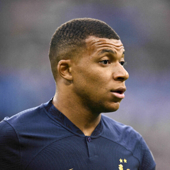 Kylian Mbappé, dans la tourmente au PSG a été défendu par un chanteur. 
MBAPPE Kylian (FRA) - Match de qualifications de l'Euro2024 "France - Grèce (1-0)" au stade de France. 