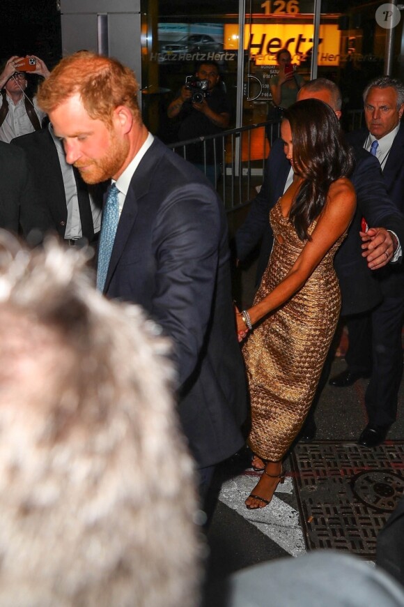 Le prince Harry, duc de Sussex et Meghan Markle, duchesse de Sussex, et sa mère Doria Ragland, à la sortie de la cérémonie des "Women of Vision Awards" au Ziegfeld Theatre à New York, le 16 mai 2023.