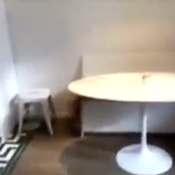 Elle a partagé des images à Brico Privé
Frédérique Bel dévoile sa maison en 2021.