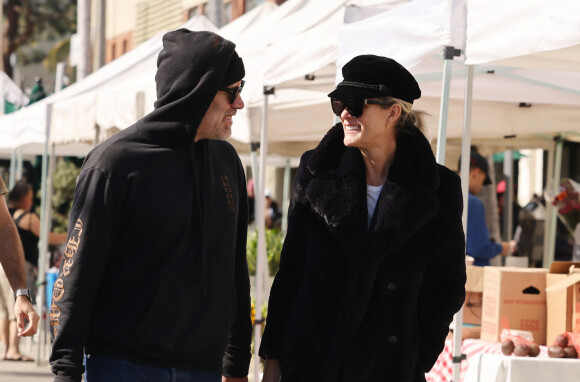 Exclusif - Laeticia Hallyday et son compagnon Jalil Lespert sont allés faire leur marché à Pacific Palisades le 5 février 2023.