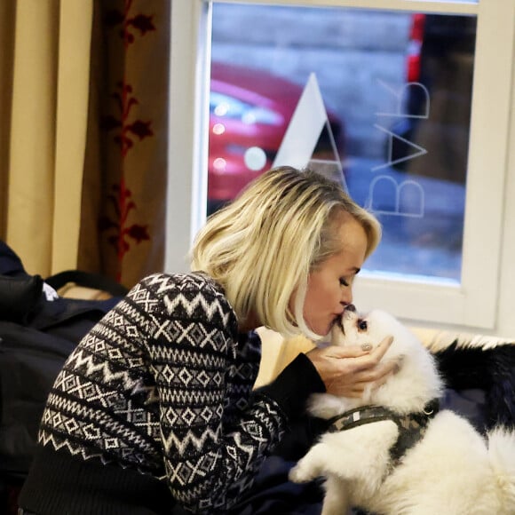 Exclusif - Laeticia Hallyday avec Jade et Joy à Bruxelles le 20 décembre 2022. © Dominique Jacovides / Bestimage