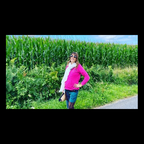 Devenir maman, Eve Angeli y a souvent songé sans jamais parvenir à réaliser ce doux rêve.
Eve Angeli sur Instagram. Le 25 juillet 2023.