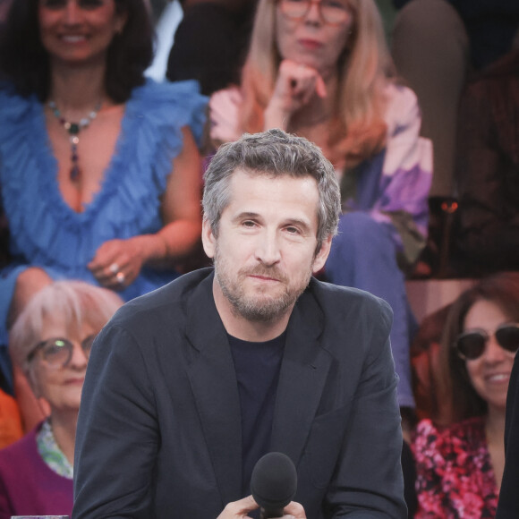 Exclusif - Guillaume Canet - Emission "C à vous" lors du 76ème Festival International du Film de Cannes le 22 mai 2023. © Jack Tribeca / Bestimage  Exclusive - For Germany call for price - Program "C à vous" during the 76th Cannes International Film Festival on May 22, 2023. No Web - Belgium and Switzerland 